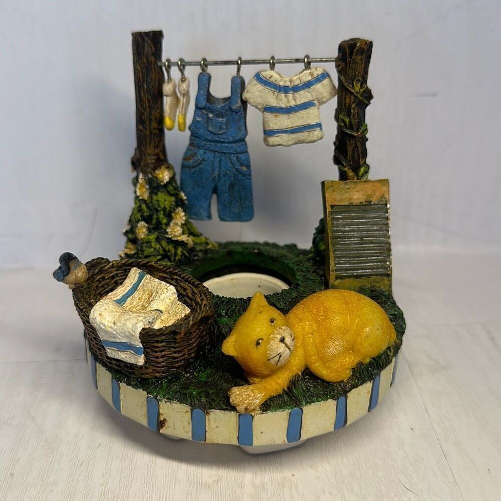 Old Virginia Candle Topper Laundry & Cat Summer Candle Capper